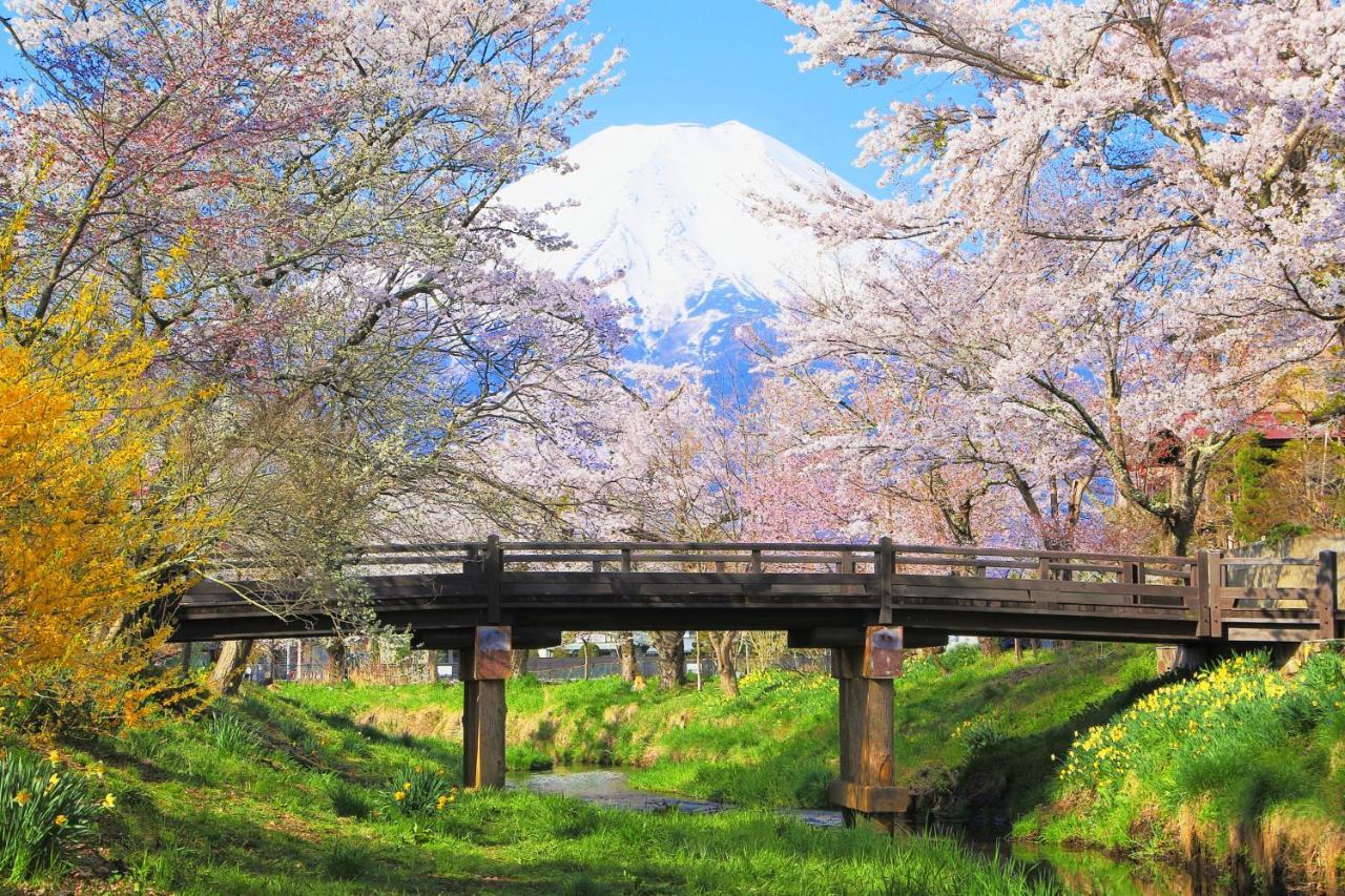 Hatago Sakuraya Yamanakako Buitenkant foto